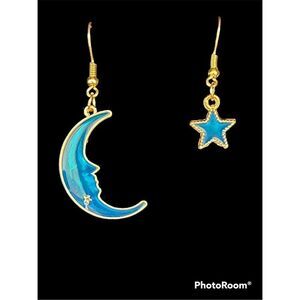 New! Asymmetrical Mismatched Gold Tone Blue Moon Star Earrings 1 Pair